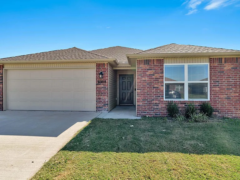 3308 E Ricky Dr — Photo 2