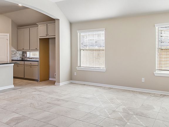3rd image of 8410 Amber Bend Dr