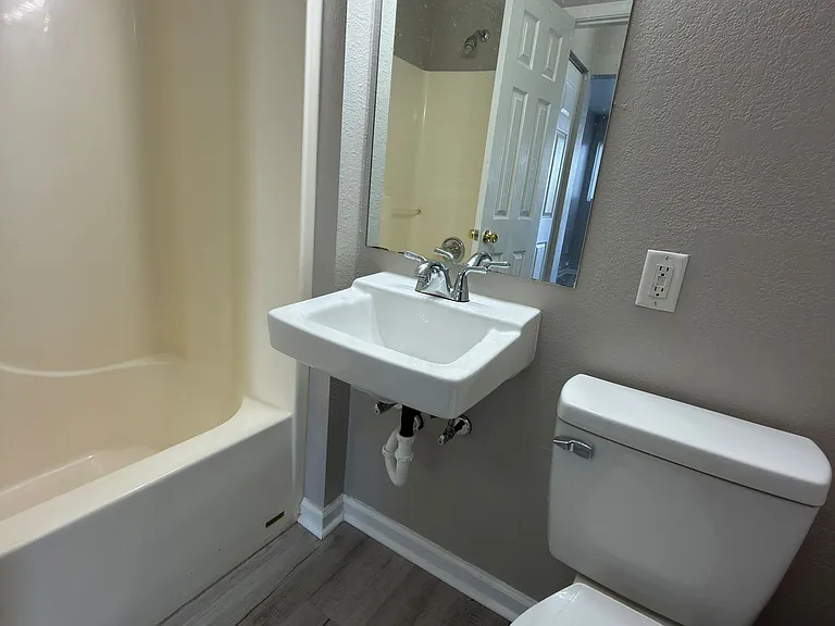 Cornerstone Apartments — Photo 16