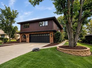 725 Birchwood Rd, Frankfort, IL 60423