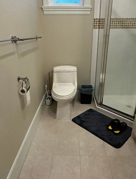 Surrey House for rent - 1 Bedroom — photo 3