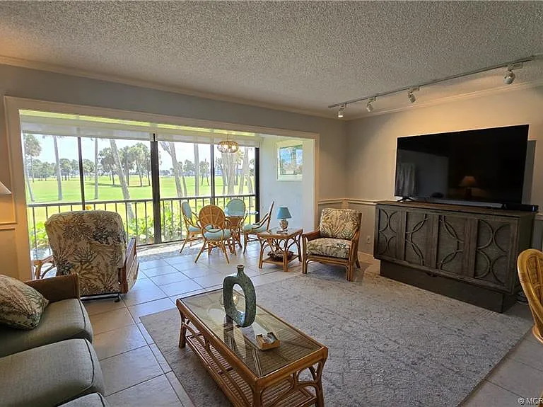 5565 NE Gulfstream Way — Photo 13