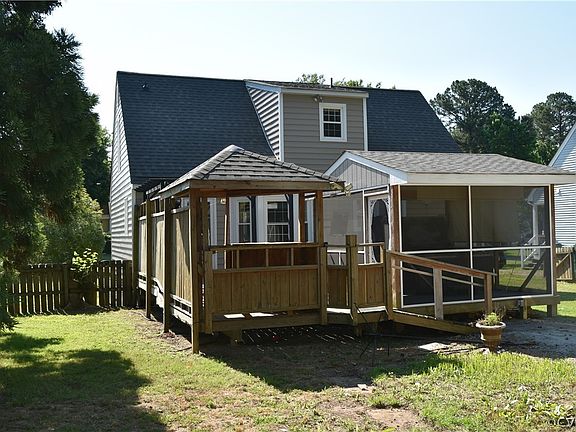 3rd image of 9428 Hollins Glen Ct
