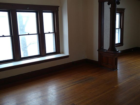 4th image of 204 Lynch Ave #2