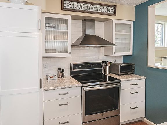 5th image of 9592 S Pointe Lasalles Dr #107