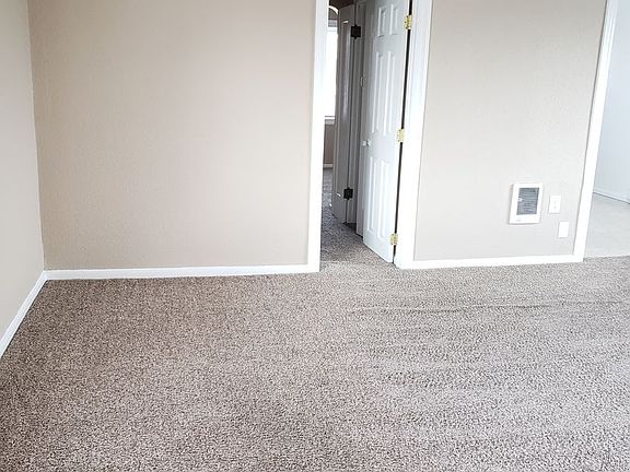 3rd image of 527 N Chelan Ave APT 8