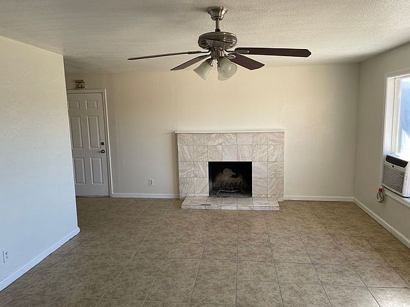 3rd image of 25200 Gentian Ave