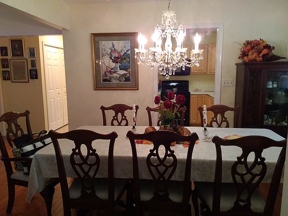 3rd image of 227 Larch Pl