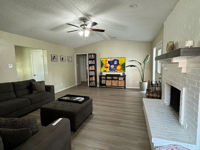 1317 Westpark Dr — Photo 12