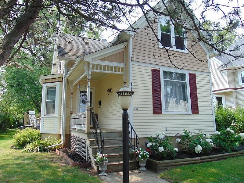 1st image of 717 Zimbal Ave