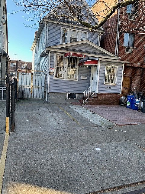 1st image of 42-32 Elbertson St