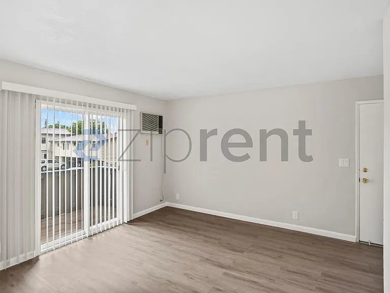 1185 Meadow Ln #109 — Photo 3