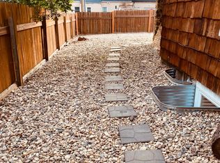 433 7th St NW, Minot, ND 58703