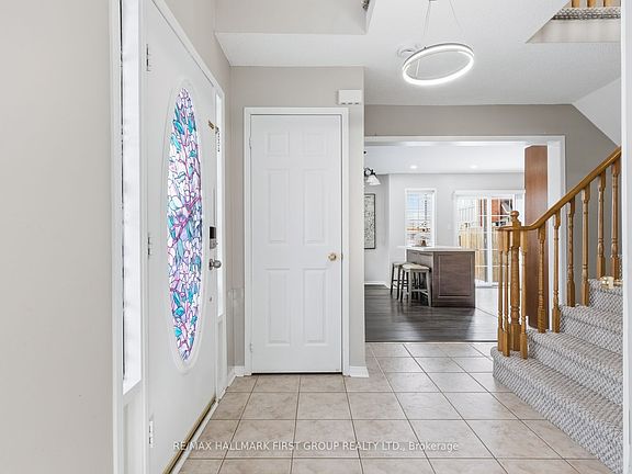 5th image of 52 Playfair Rd