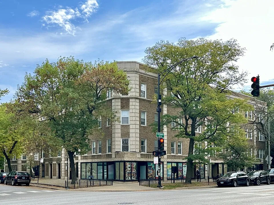 1161 W Lunt Ave #3