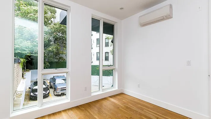 Rented by Nooklyn NYC LLC | media 47