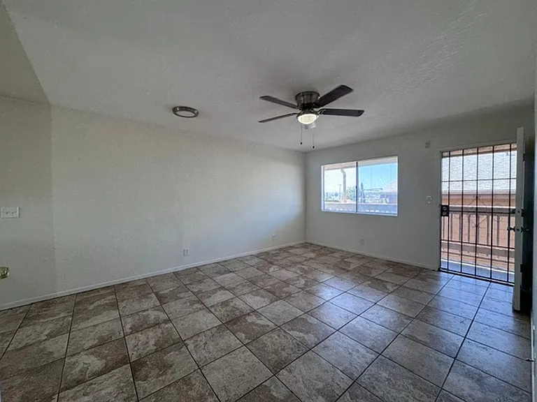 1511 Freeman Ave — Photo 15