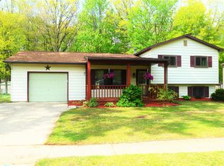 185 Coke Dr, Montrose, MI 48457