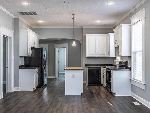 4th image of 406 Hill Ave