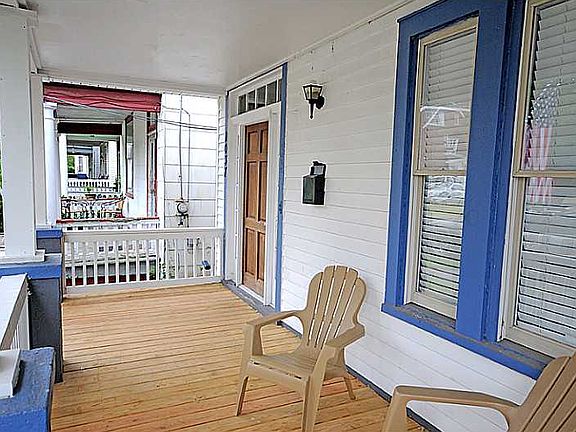 4th image of 1037 Leckie St