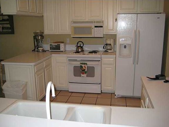 5th image of 840 Grand Harbour E