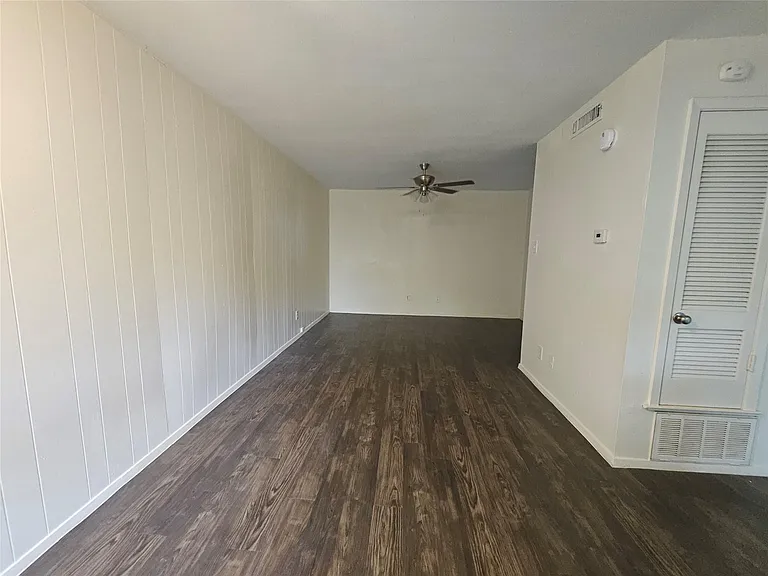 4406 Avenue C #205 — Photo 7