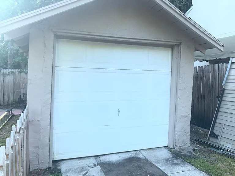 721 Greenwood St — Photo 33