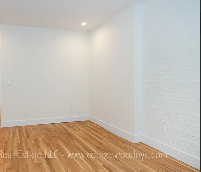 430 E 89th St #B — Photo 2