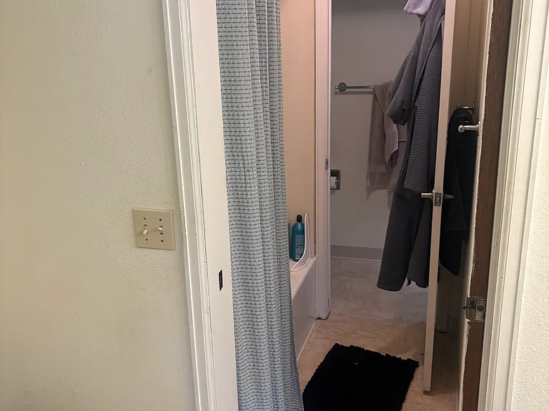 Bathrooms with entrances to adjoining bedrooms