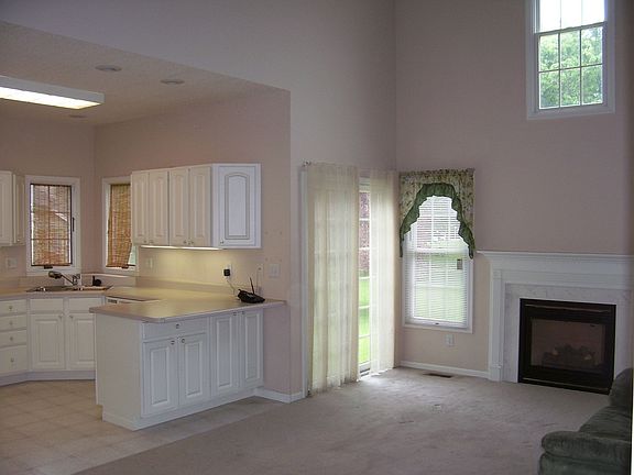 4th image of 1531 Plum Creek Dr