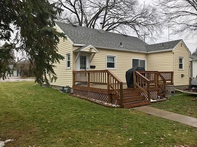 1st image of 506 Willow St W