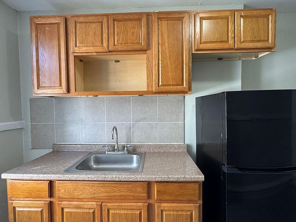 1st image of 333 Park Ave APT 25