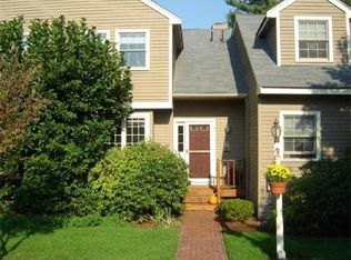 11 Rosewood Ln, Hopkinton, MA 01748