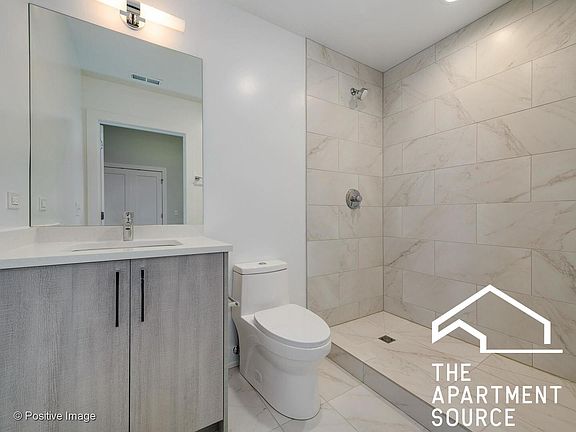 5th image of 2352 W North Ave #3E
