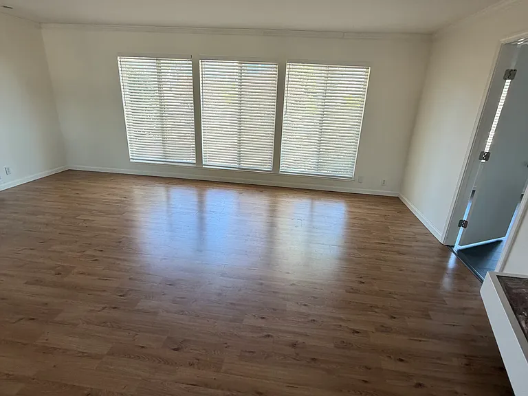 Arguello Cir — Photo 2