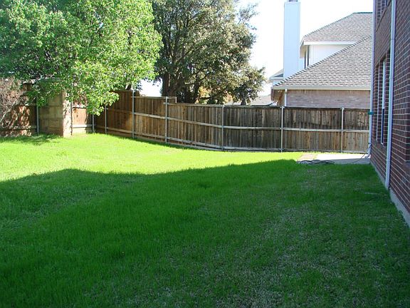 2nd image of 220 Patricia Ln