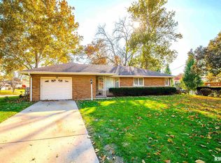 504 Indian Cir, East Peoria, IL 61611