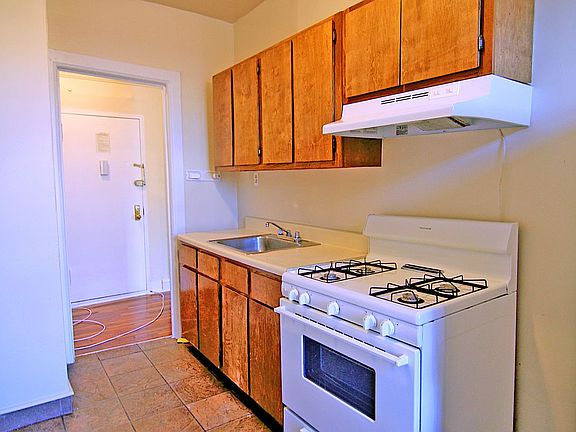4th image of 1630 Undercliff Ave APT E3