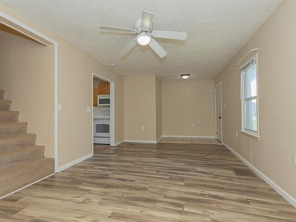 3rd image of 1112 Saint George Rd