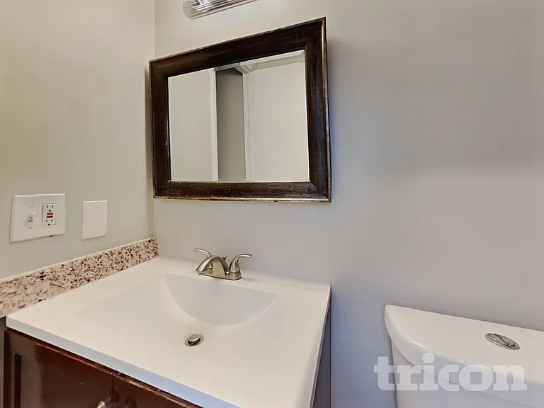 311 E Windhorst Rd — Photo 13
