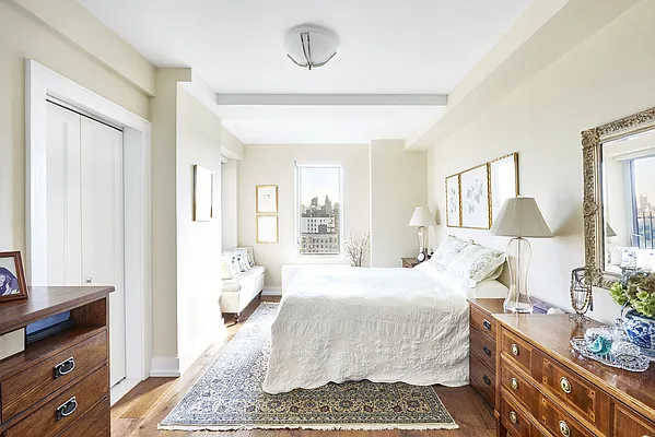 Sold by Warburg | media 24