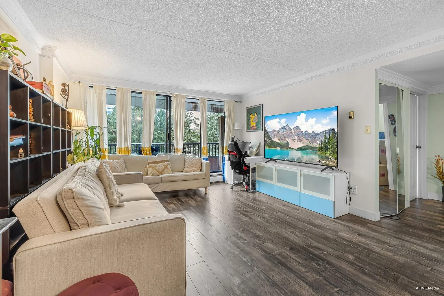 6595 Willingdon Ave #503 photo 1