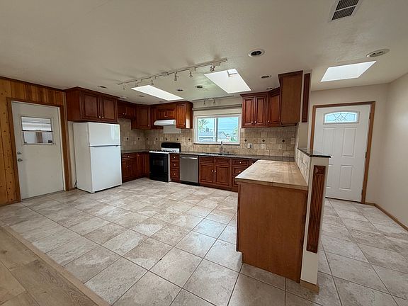 3rd image of 1359 Via Del Carmel