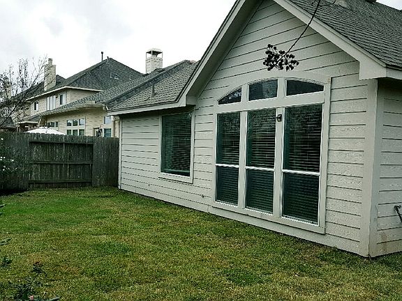 3rd image of 2009 Shore Breeze Dr