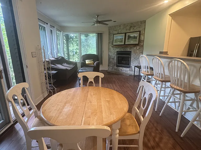 299 Blue Ridge Dr S #1 — Photo 4