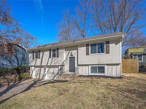 3rd image of 1704 S Taylor Cir