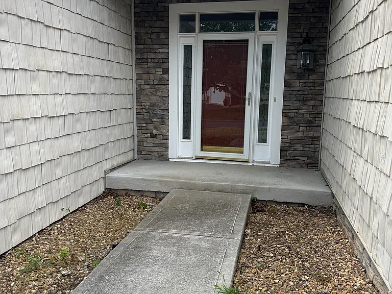 11 P 38 Dr — Photo 3