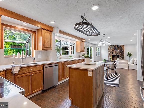 3rd image of 12306 Streamvale Cir