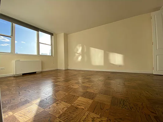 Rented by Bond New York | media 6