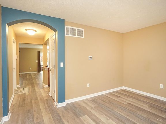 5th image of 131 Zachary Dr